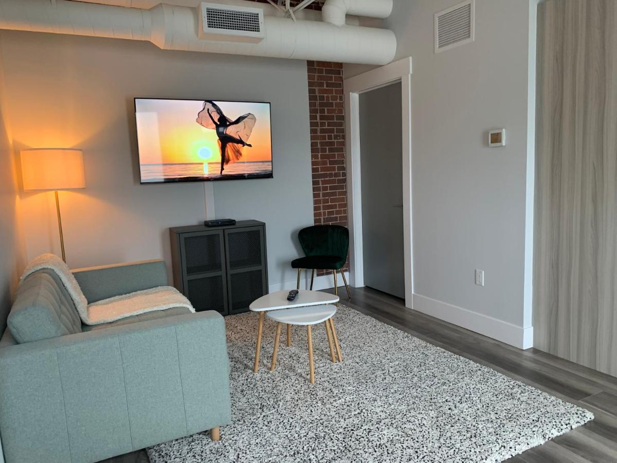 Station 1 By Terra Hospitality Aparthotel Moncton Kültér fotó