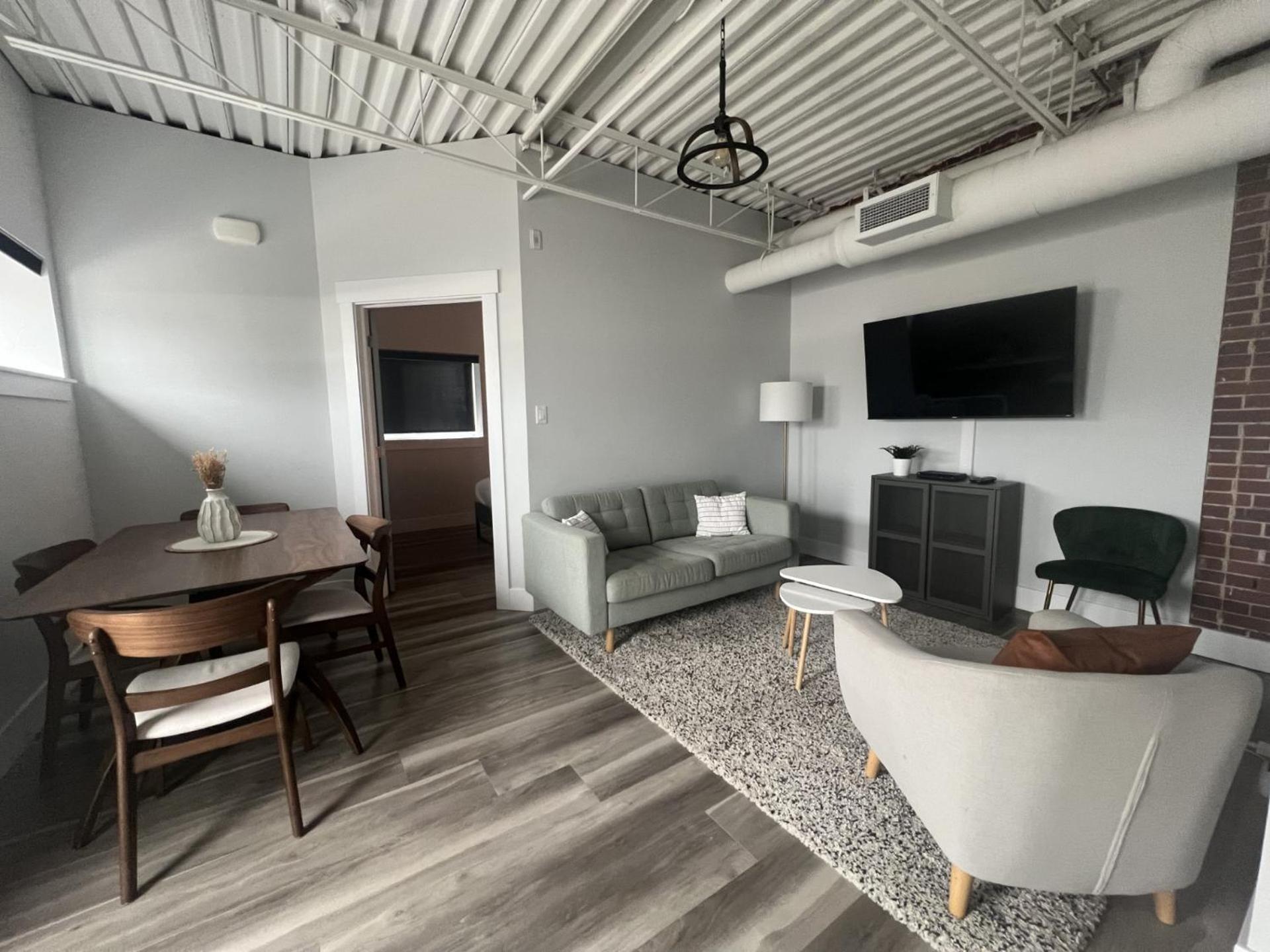 Station 1 By Terra Hospitality Aparthotel Moncton Kültér fotó